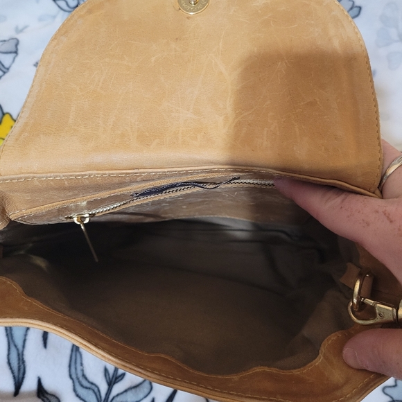 Noonday Collection Homesteader convertable backpack purse - Picture 6 of 9